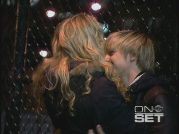 Jesse_McCartney_-_She_s_No_You_-_Behind_the_Scenes_[HD][(005271)19-57-33].JPG