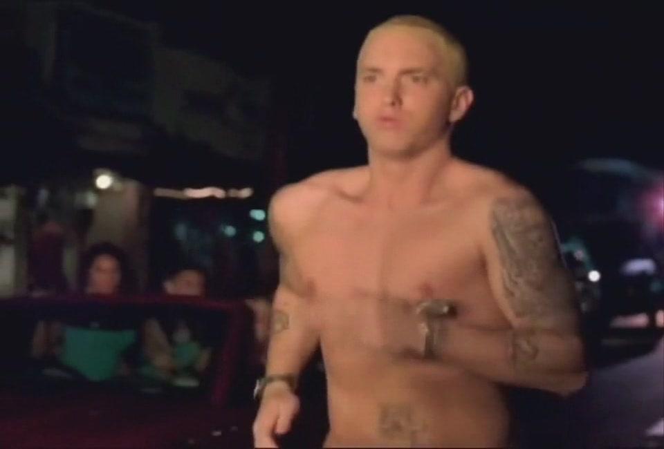 Eminem_-_just_lose_it(HD)[(006025)15-40-31].JPG