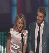 Carrie_Underwood_Wins_Country_Artist_People_Choice_Awards_2010[(000669)10-42-11].JPG